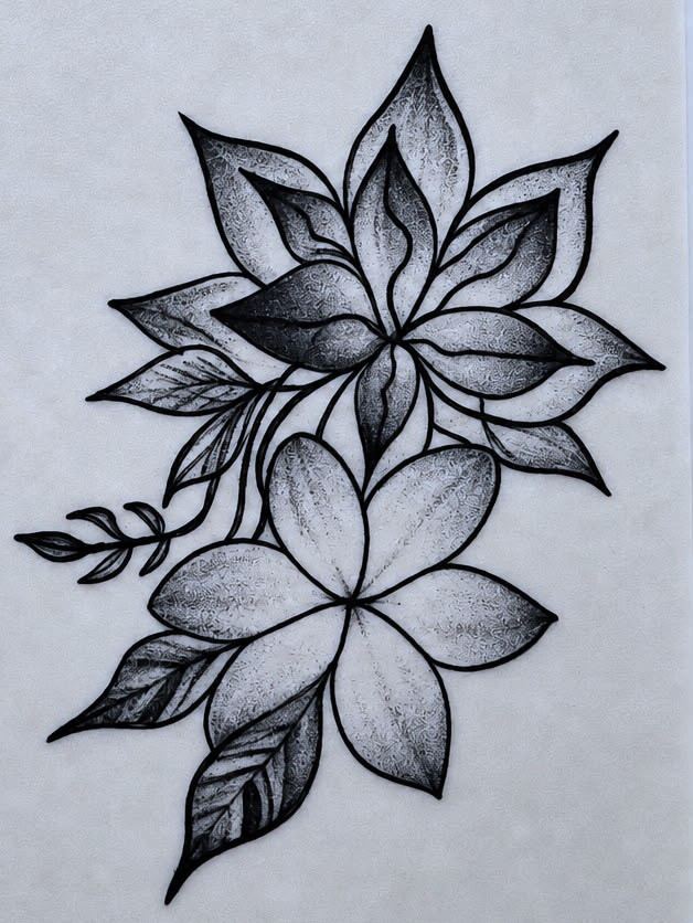 Sobre piel sintetica. Un ramo de flores abiertas con sus hojas, los petalos rellenos de un sombreado granulado muy fino.